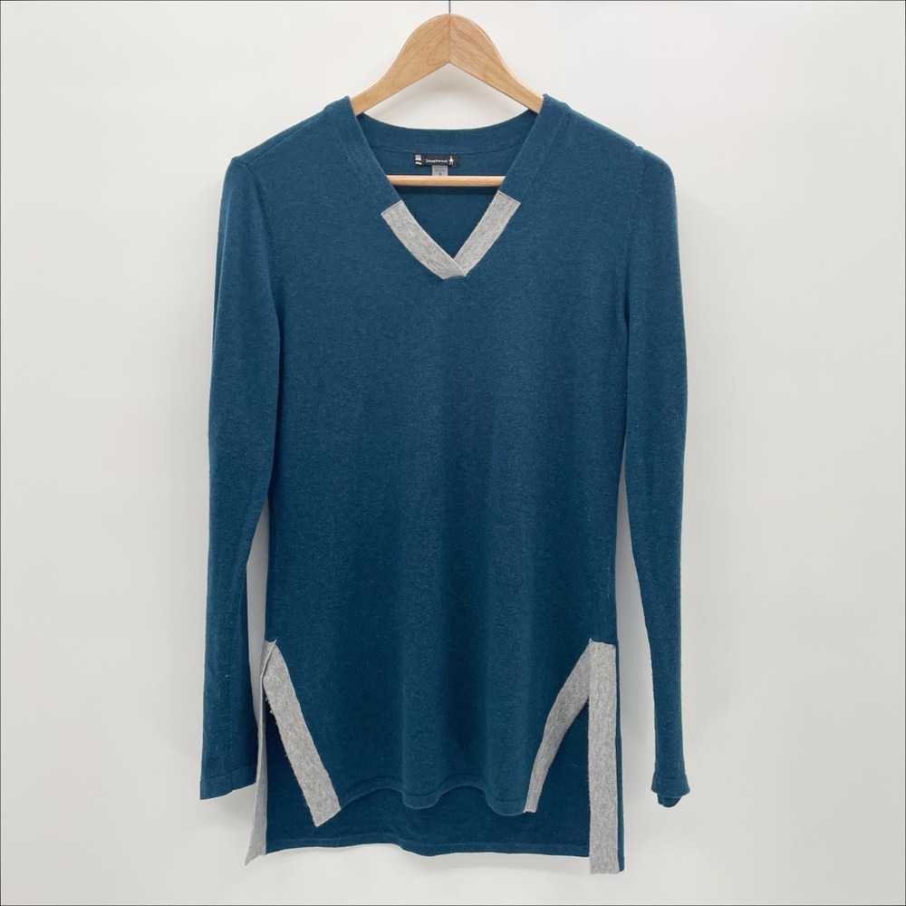 Smartwool Shadow Pine V-Neck Sweater in Deep Marlin Heather